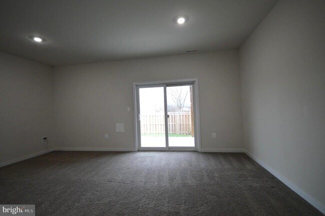 Building Photo - 44 Marineris Cir