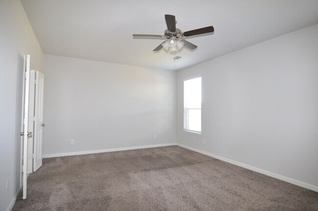 Building Photo - 548 Dunster Ln