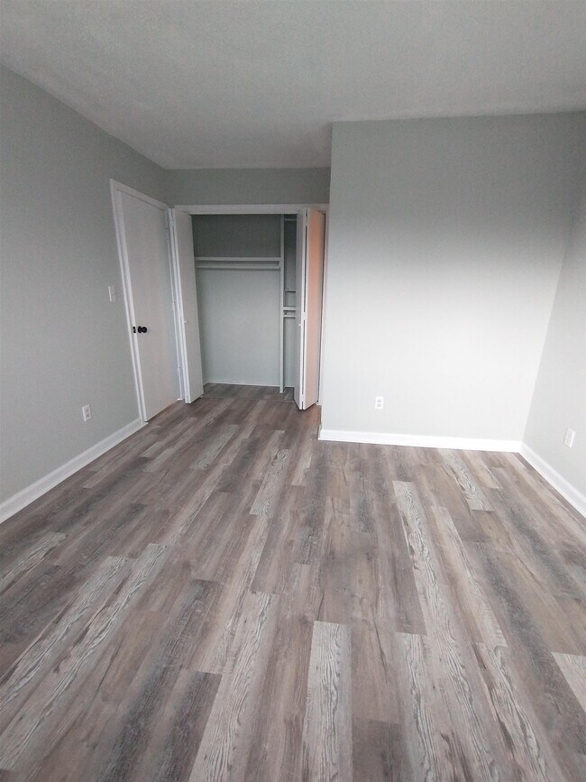 Building Photo - 7700 Porcher Dr