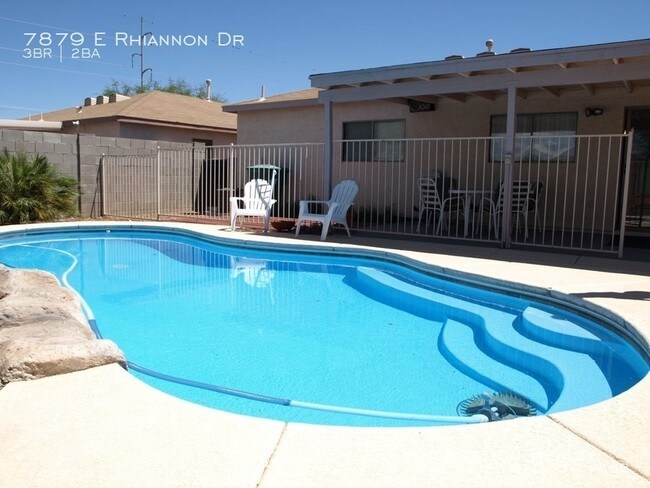 Building Photo - 3 Bedroom Home in Pantano Heights w/ Pool