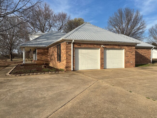 Building Photo - 375 Plum Tree Cir