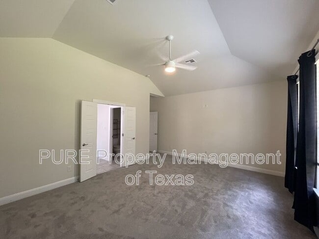 Building Photo - 716 Expedition Way