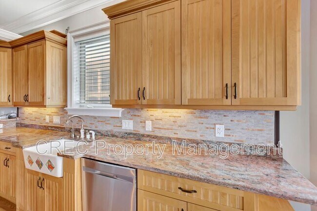 Building Photo - 1392 Eden Rd