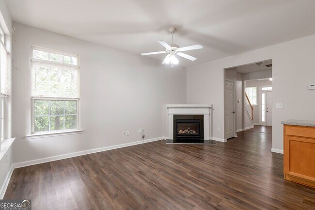 Building Photo - 1000 Pierce Brennen Dr NE