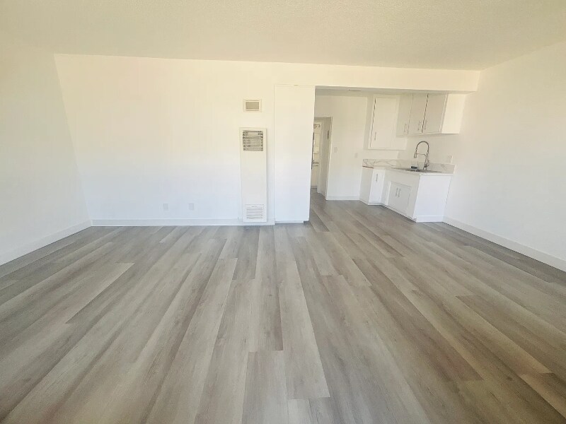 Building Photo - 9371 Cellini Ave