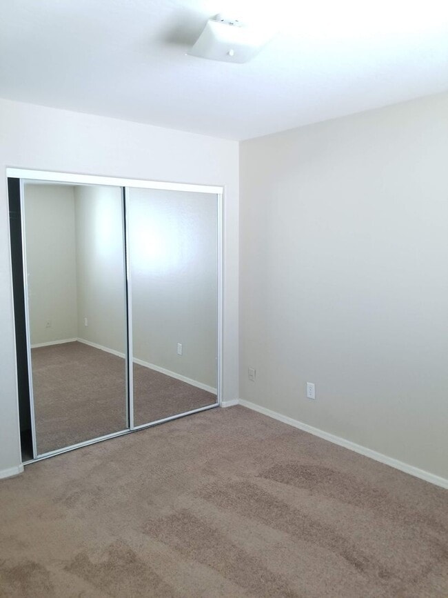Building Photo - Spacious 3BD Home Near Downtown Phoenix & Major Freeways