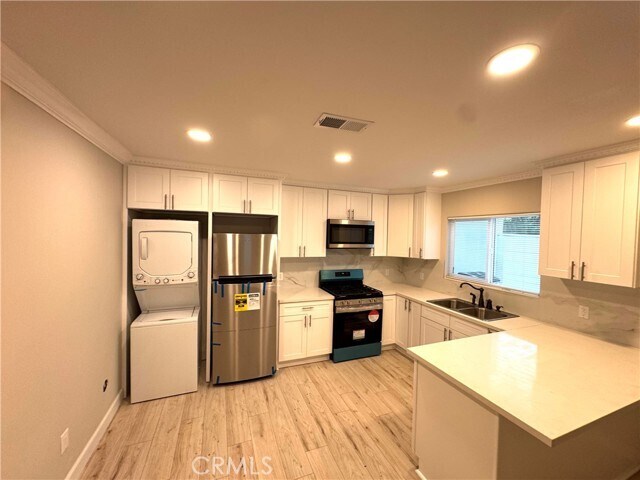 Building Photo - 3616 W 59th St