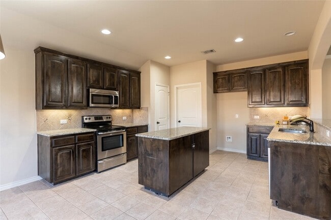 Building Photo - 116 Acadia Ln