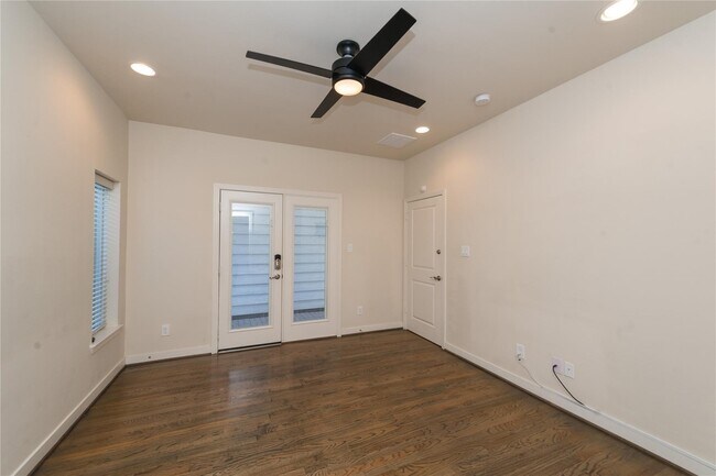 Building Photo - 4805 Jackson St