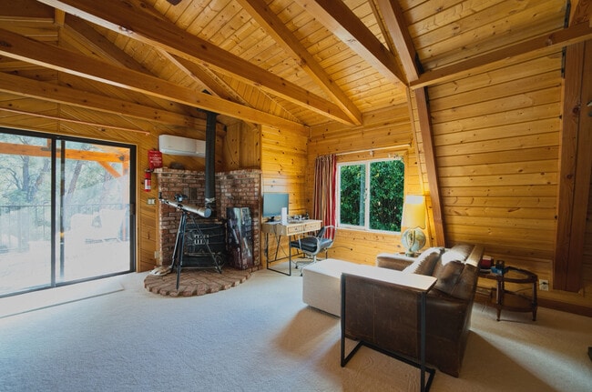 Building Photo - 16717 Quail Pl