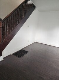 Building Photo - 2105 Arlington Ave