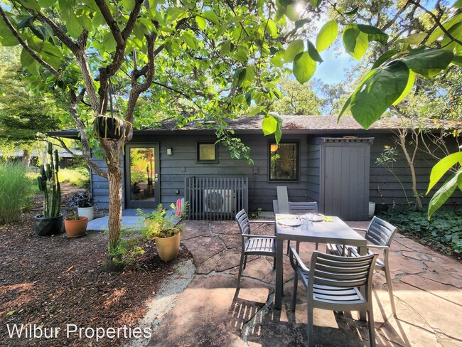 Building Photo - 1 br, 1 bath House - 73A Parkwood Dr.