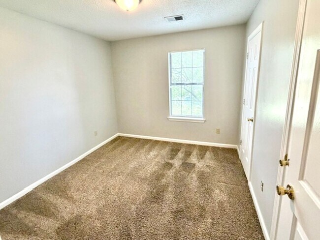 Building Photo - 5435 Gardendale St