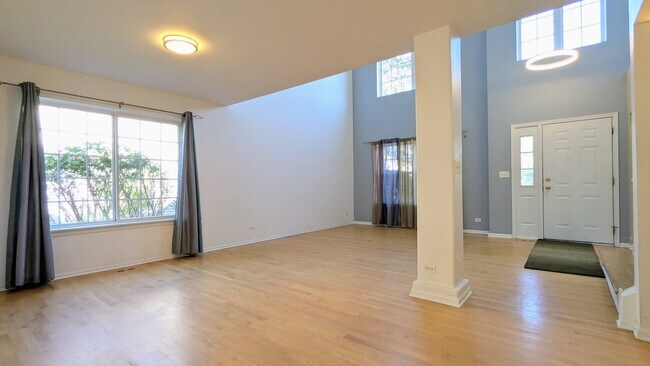 Building Photo - 1910 Avalon Dr