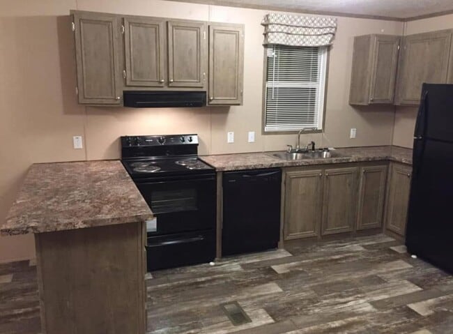 Building Photo - 11656 Hwy 28 E