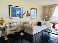 Building Photo - 8855 Collins Ave