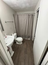 Building Photo - 505 Simon Dr