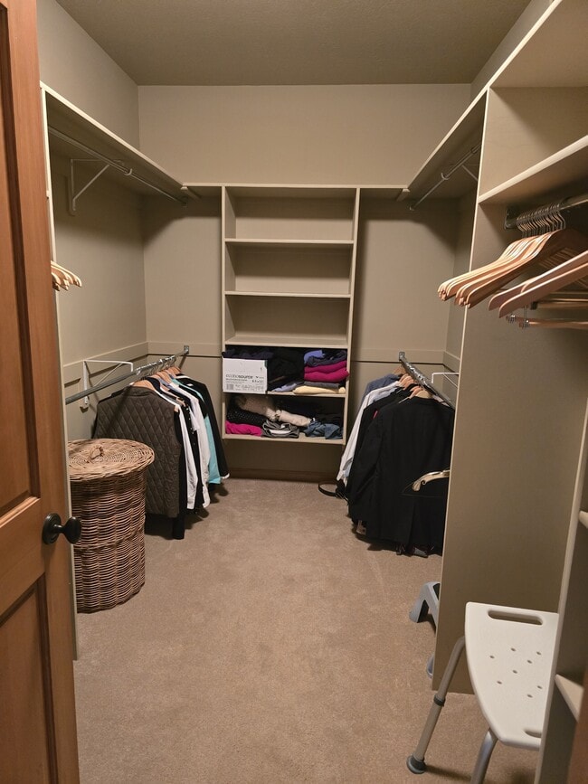 Building Photo - 3300 Graf St