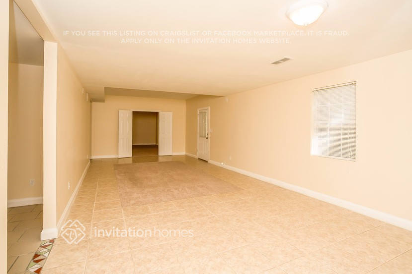 Building Photo - 270 Princeton Way