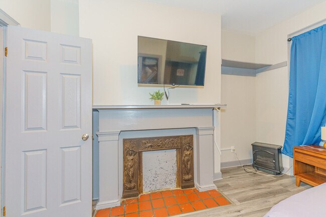 Building Photo - 12 S Mall Arterial