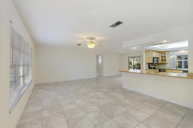 Building Photo - 5151 Oakmont Pl
