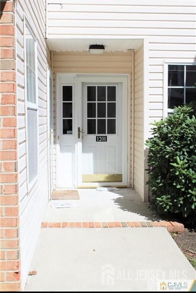 Building Photo - 1201 Plymouth Rd