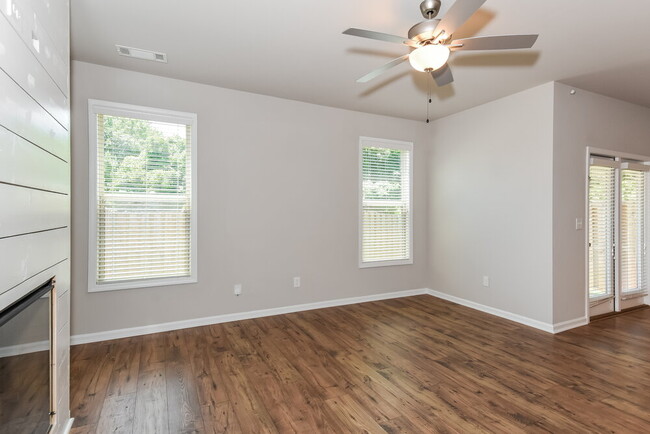 Building Photo - 1010 Smoky Mountain Springs Ln