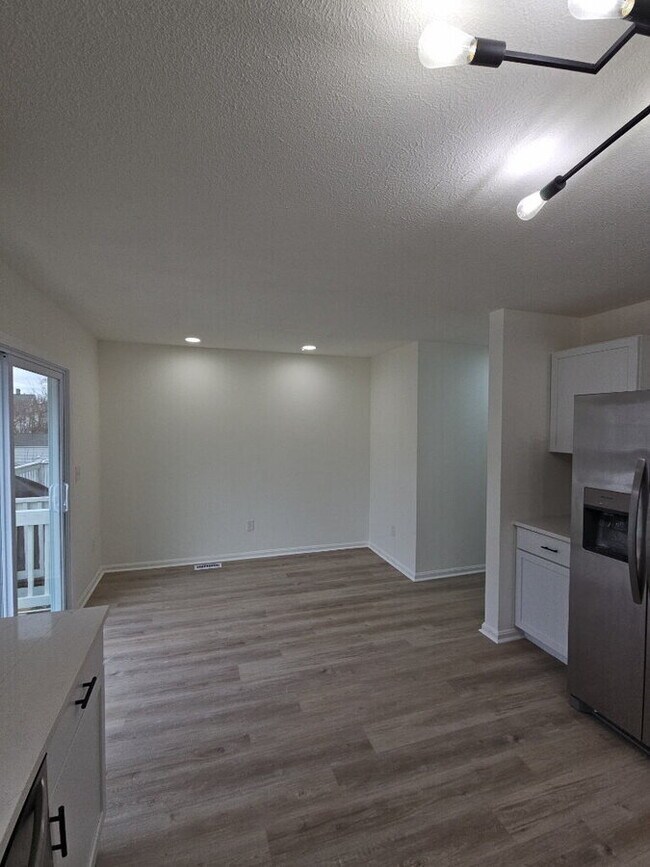 Building Photo - 821 Nela View Rd