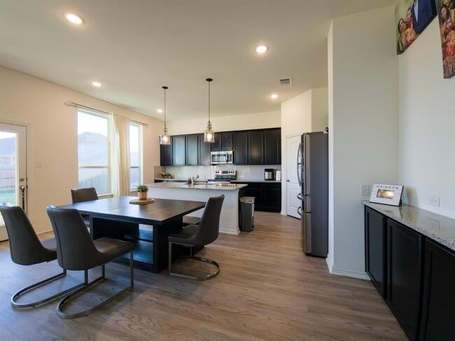 Building Photo - 627 Pheasant Hill Ln