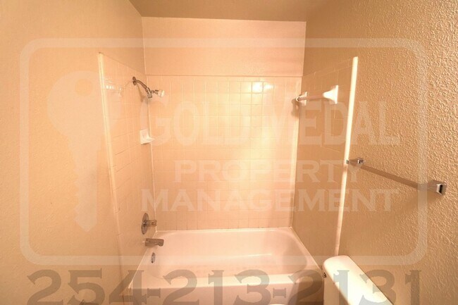 Building Photo - 4408 Jeff Scott Dr