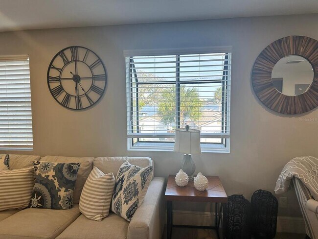 Building Photo - 244 Lexington Dr