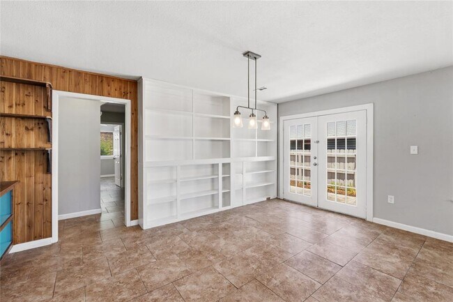 Building Photo - 7000 Shannon Dr