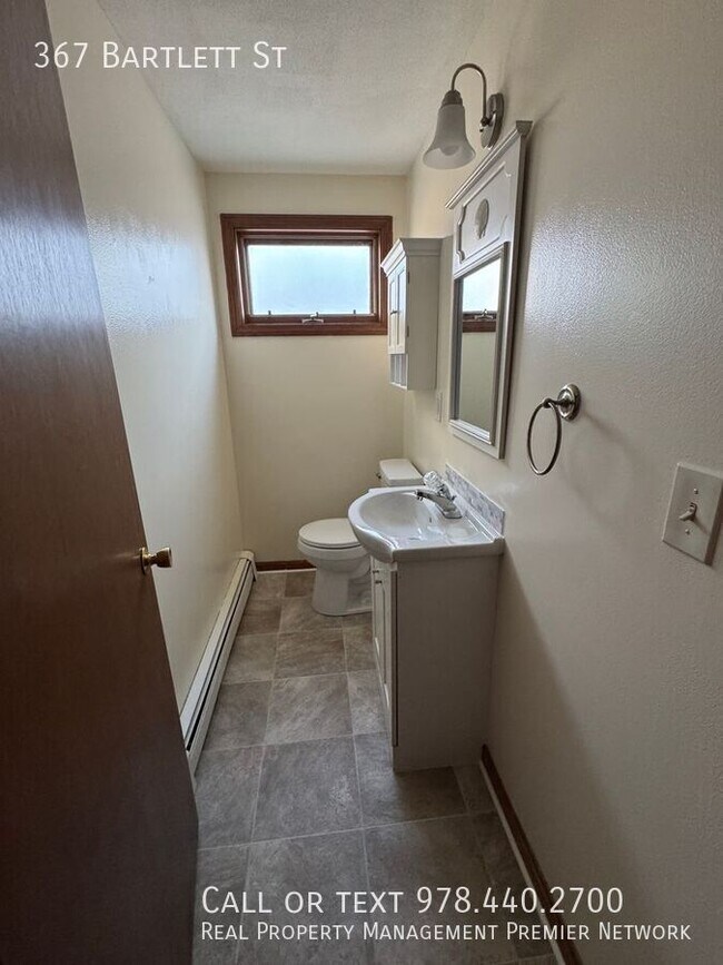 Building Photo - 367 Bartlett St