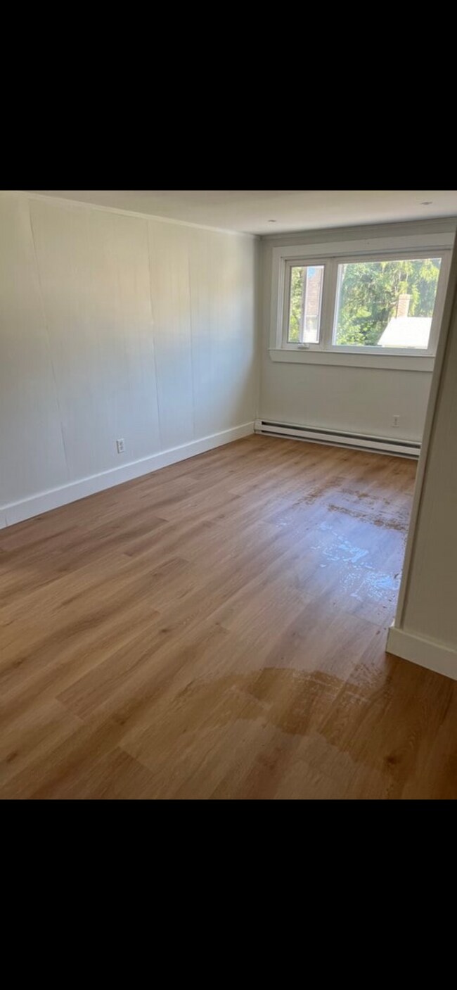 Building Photo - 79 School St