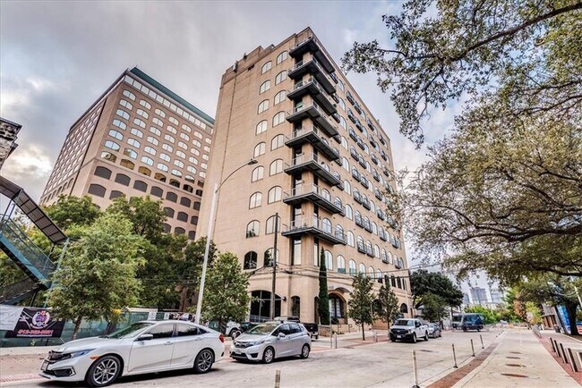 Building Photo - 507 Sabine St