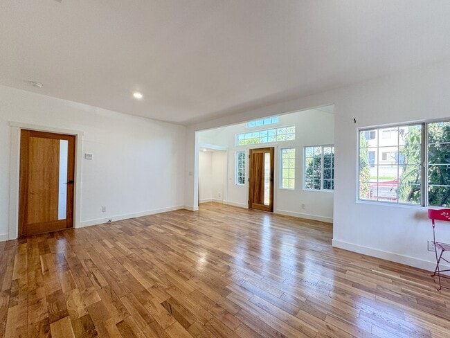 Building Photo - The Fairmount Four