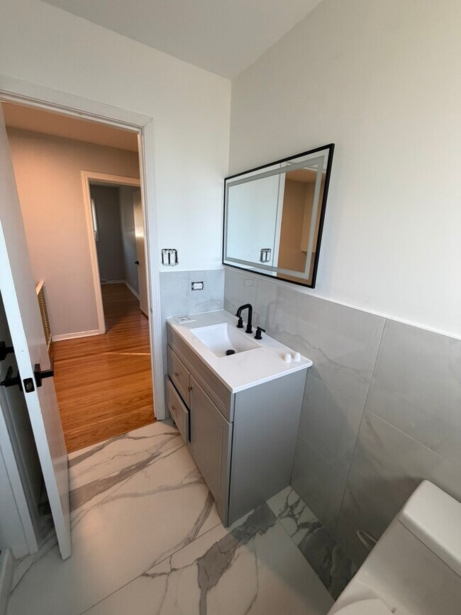 Building Photo - 8901 Octavia Ave