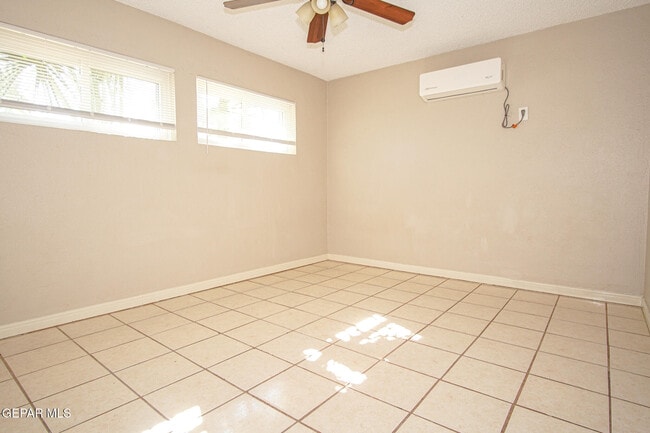 Building Photo - 6205 Tesuque Dr