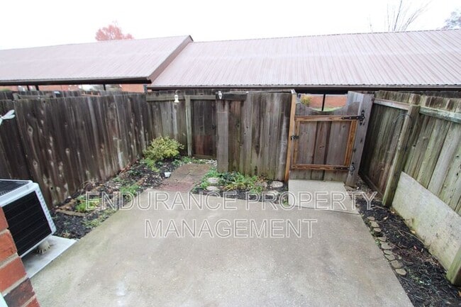 Building Photo - 3427 Sunbury Ln