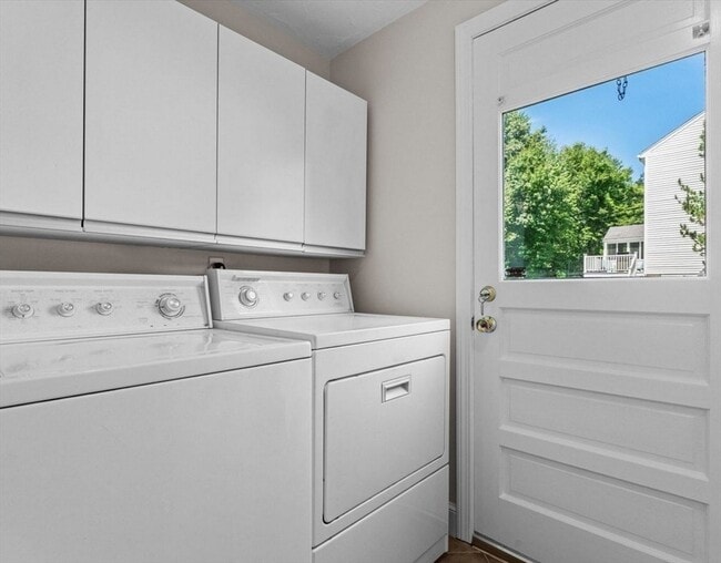 Building Photo - 9 Pleasantview Terrace