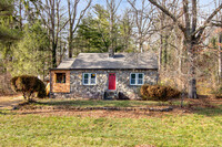 Building Photo - Updated Stone Cottage in East Asheville!