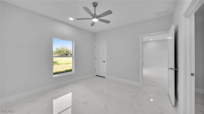 Building Photo - 2405-2407 Xelda Ave N