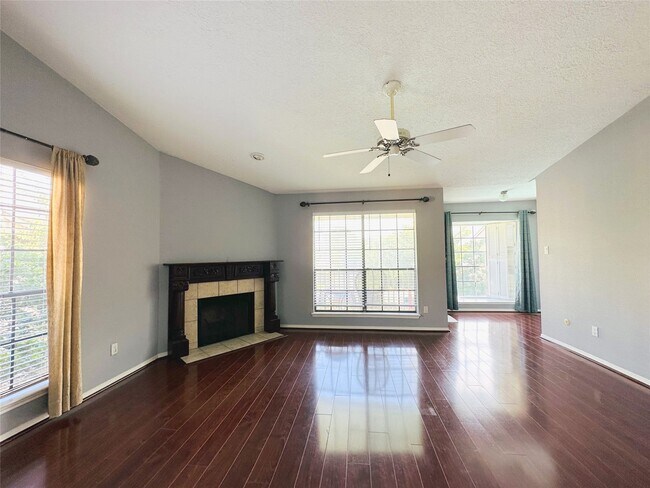 Building Photo - 7350 Kirby Dr