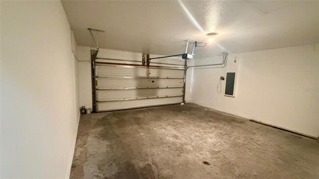 Building Photo - 3342 Landing Vw