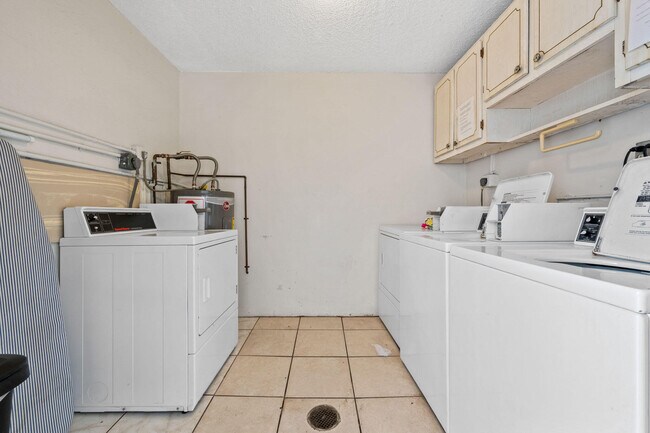 Building Photo - 308 Southwind Ct