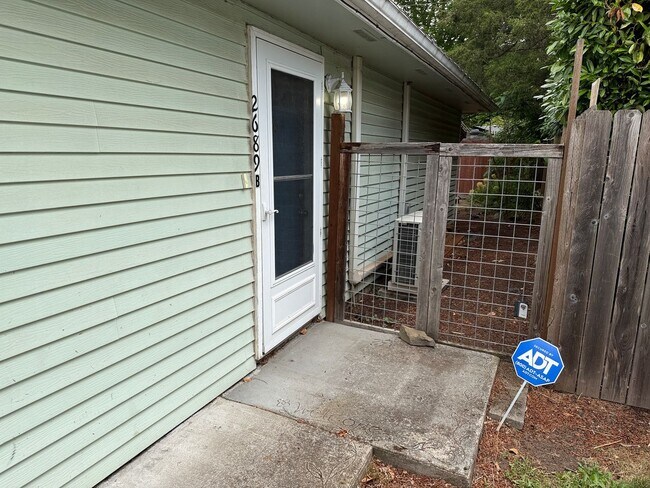 Building Photo - Charming 1-bedroom, 1-bath apartment in the Santa Clara area!