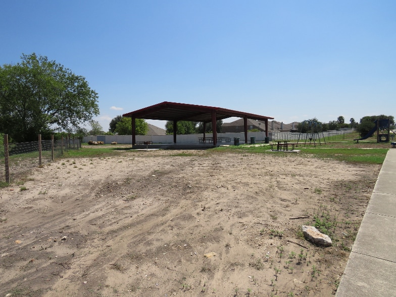 Building Photo - 3918 Southern Grove