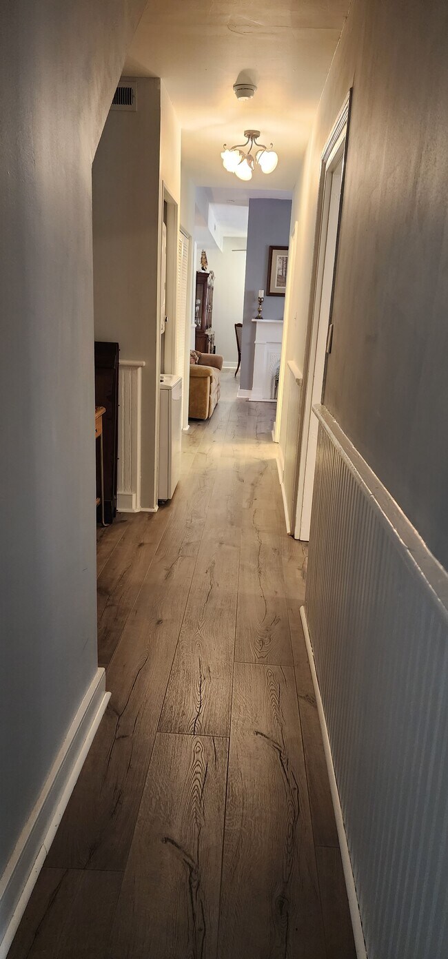 Building Photo - 1322 Floyd Ave