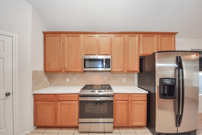 Building Photo - 8719 Sailing Dr