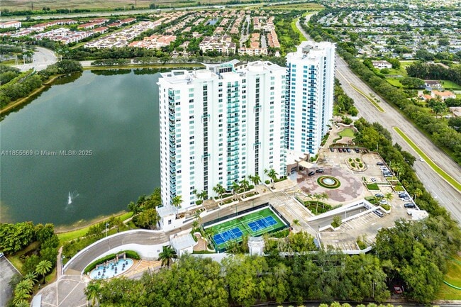 Building Photo - 2641 N Flamingo Rd